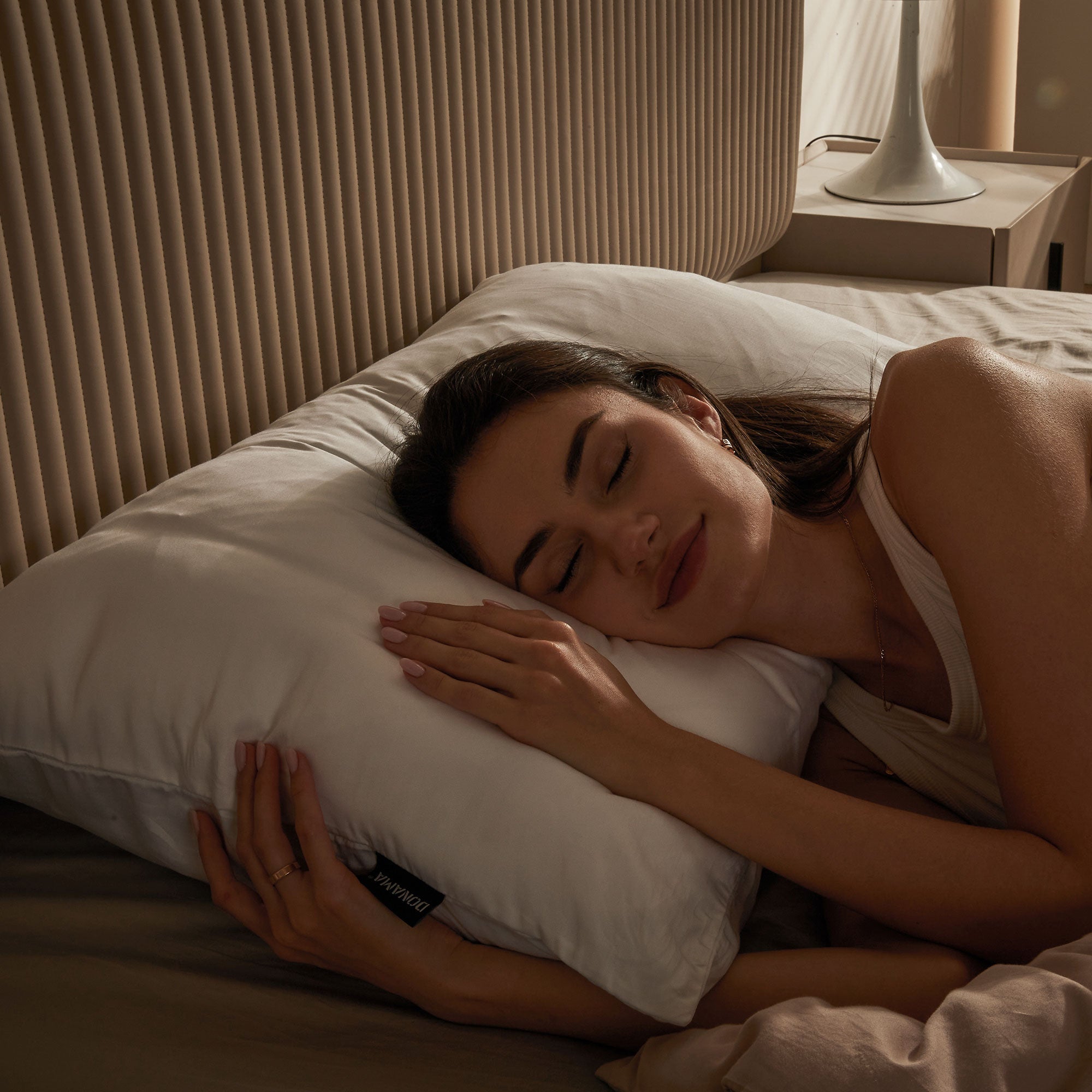 Why This Memory Phone Pillow Is the Only Thing That Stopped My Postpartum Neck Pain