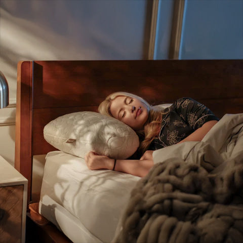 How to Create the Ultimate Sleep Sanctuary with the Right Pillow