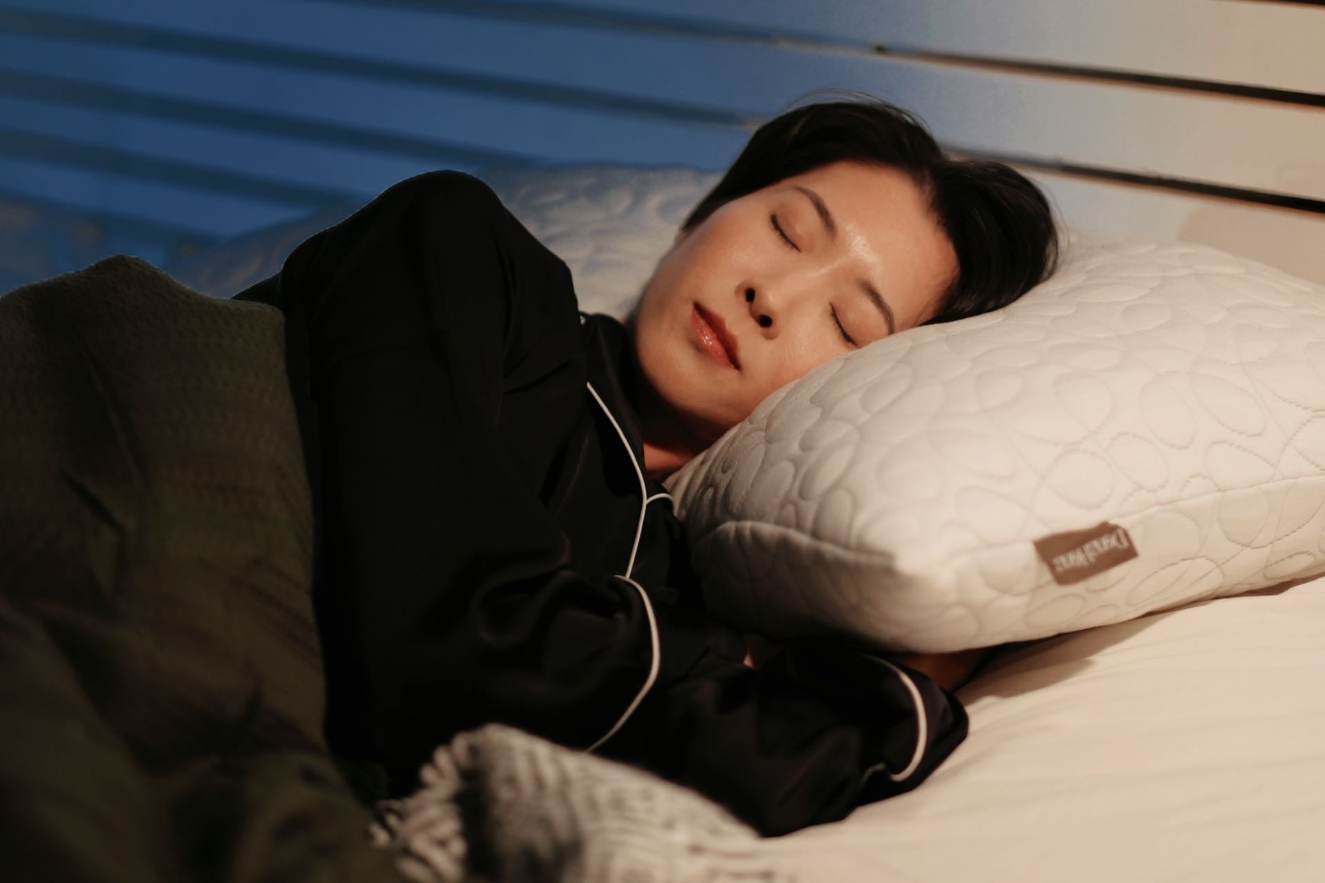 Adjustable Memory Foam Pillow - Titan